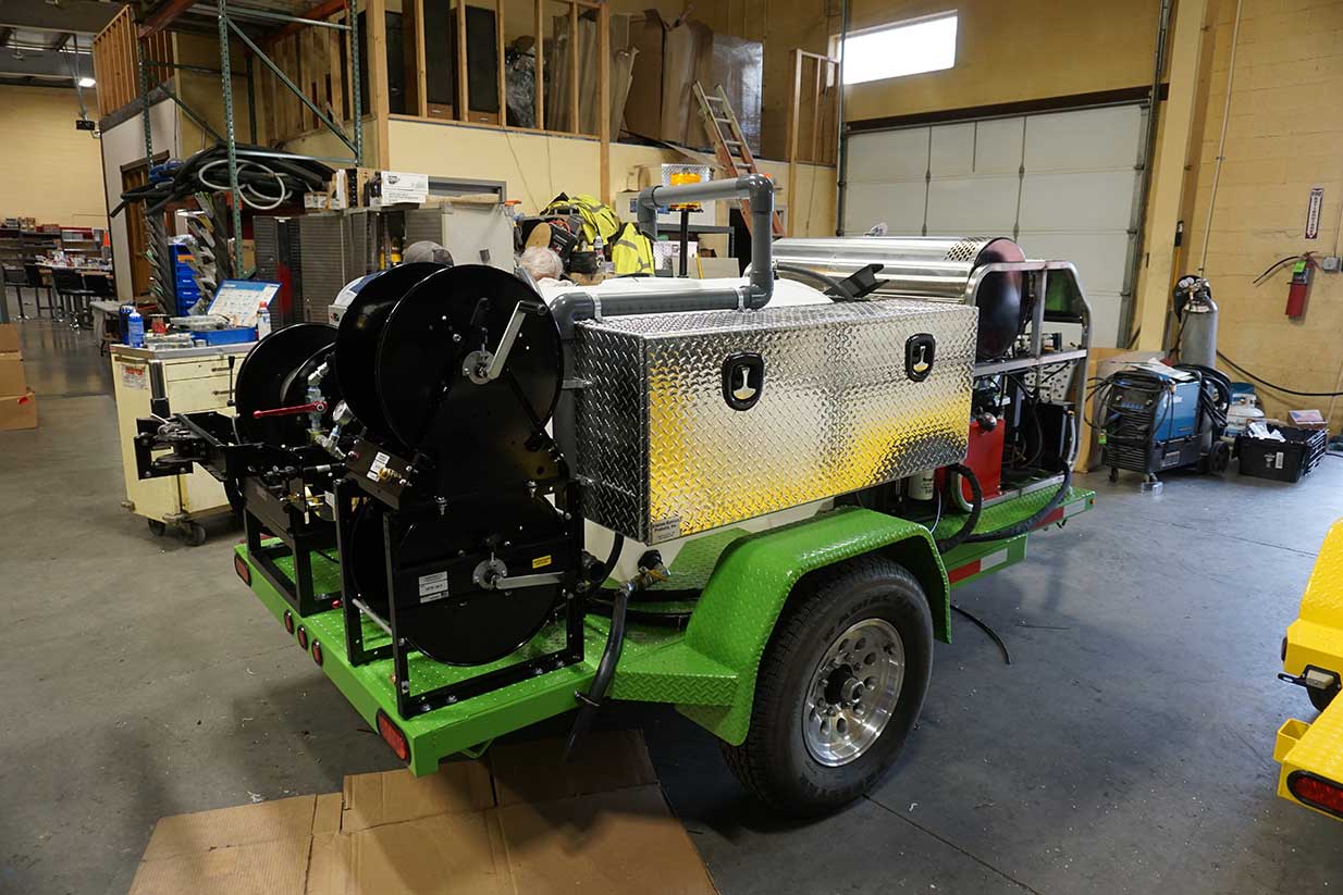 Trailer Mounted Hot Water Sewer & Drain Line Jetter - Green